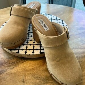 Steve Madden Brooklyn clog suede and light weight
